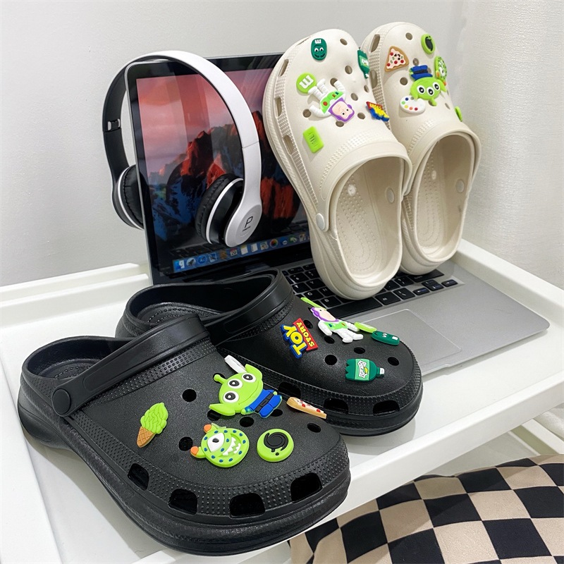 Kicks คุ้มมาก รองเท้าแตะแบบสวมหัวโตแฟชั่น ทรงสวยคุณภาพดี งานพื้นนิ่มสวมสบาย น้ำหนักเบา โทนมินิมอล รุ่นนี้ห้ามพลาดเลย